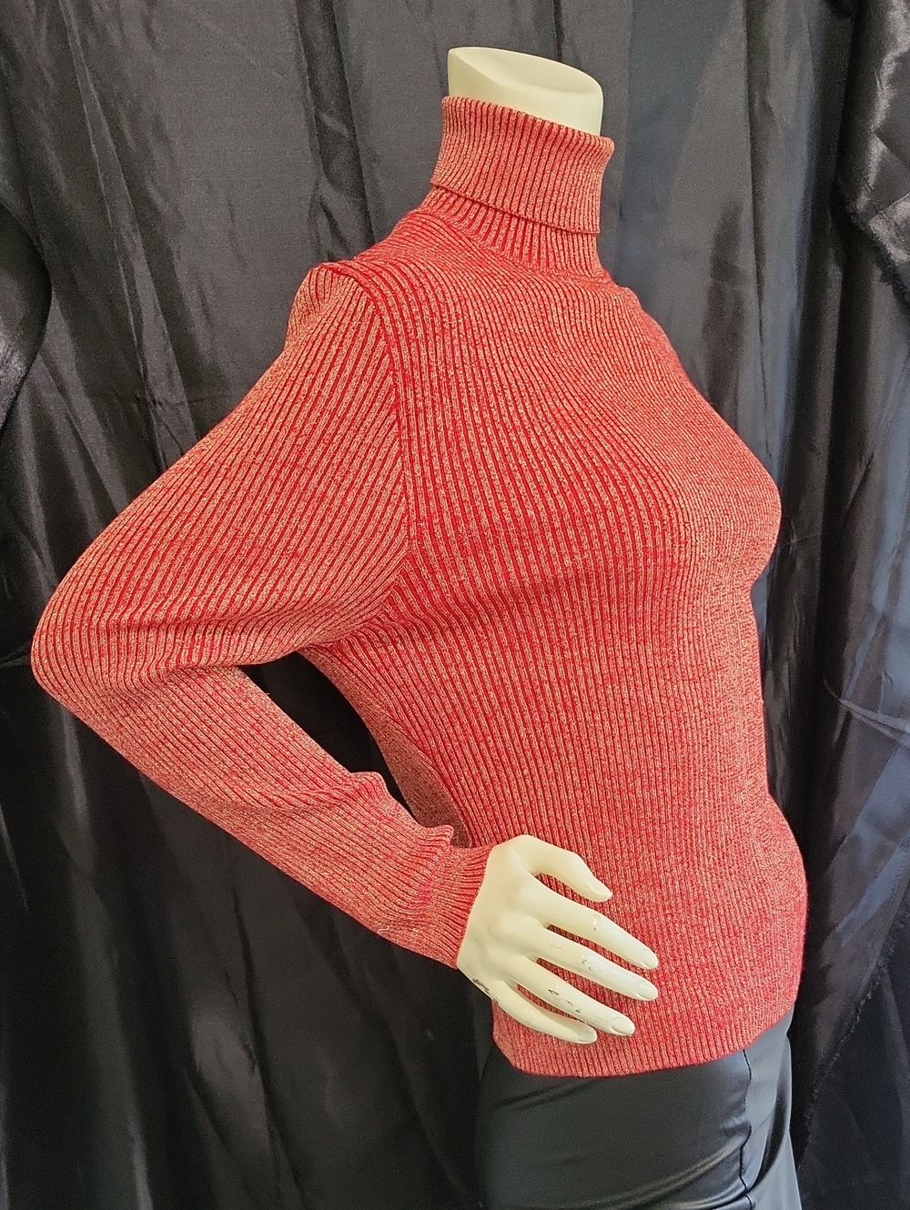 Runway Turtle Neck Sweater Redish Orange With Sparkly Gold Thread Accents.  2X - Picture 2 of 7